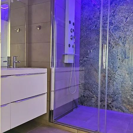 Blue - Floor, Sea View, Pool, Tennis *